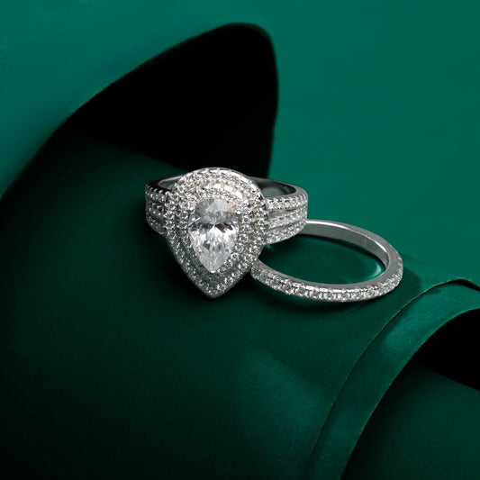 Charleston - Grand Pear-Cut Moissanite Ring Set