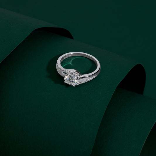 Chelsea - Round Cut Moissanite Ring