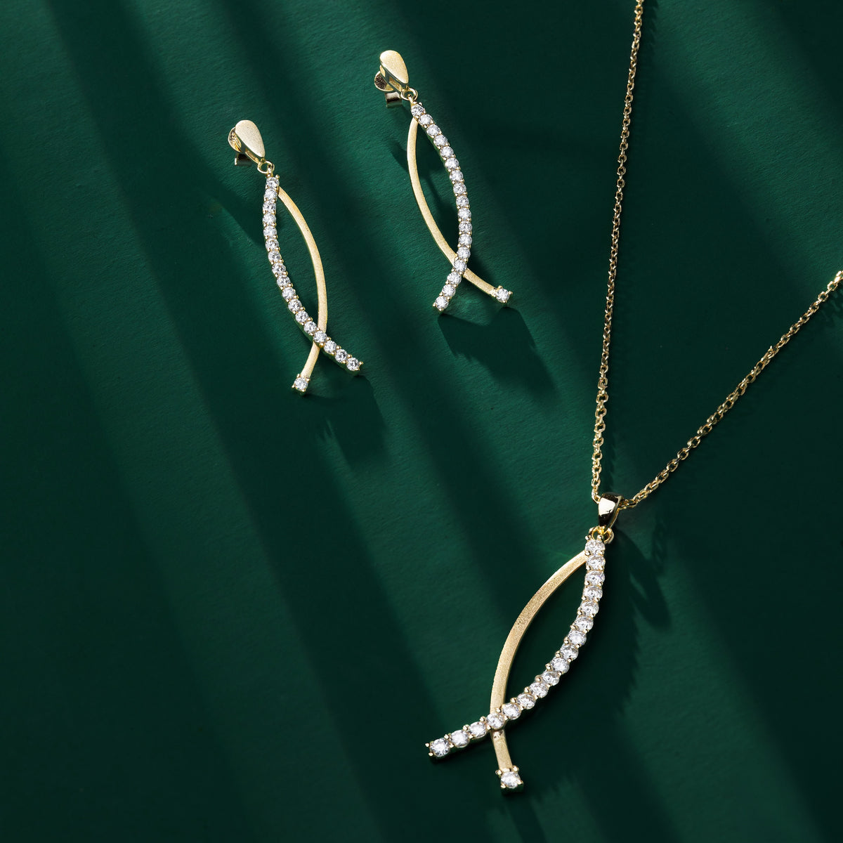 Aberdeen - Brushed Gold Moissanite Drop Earrings