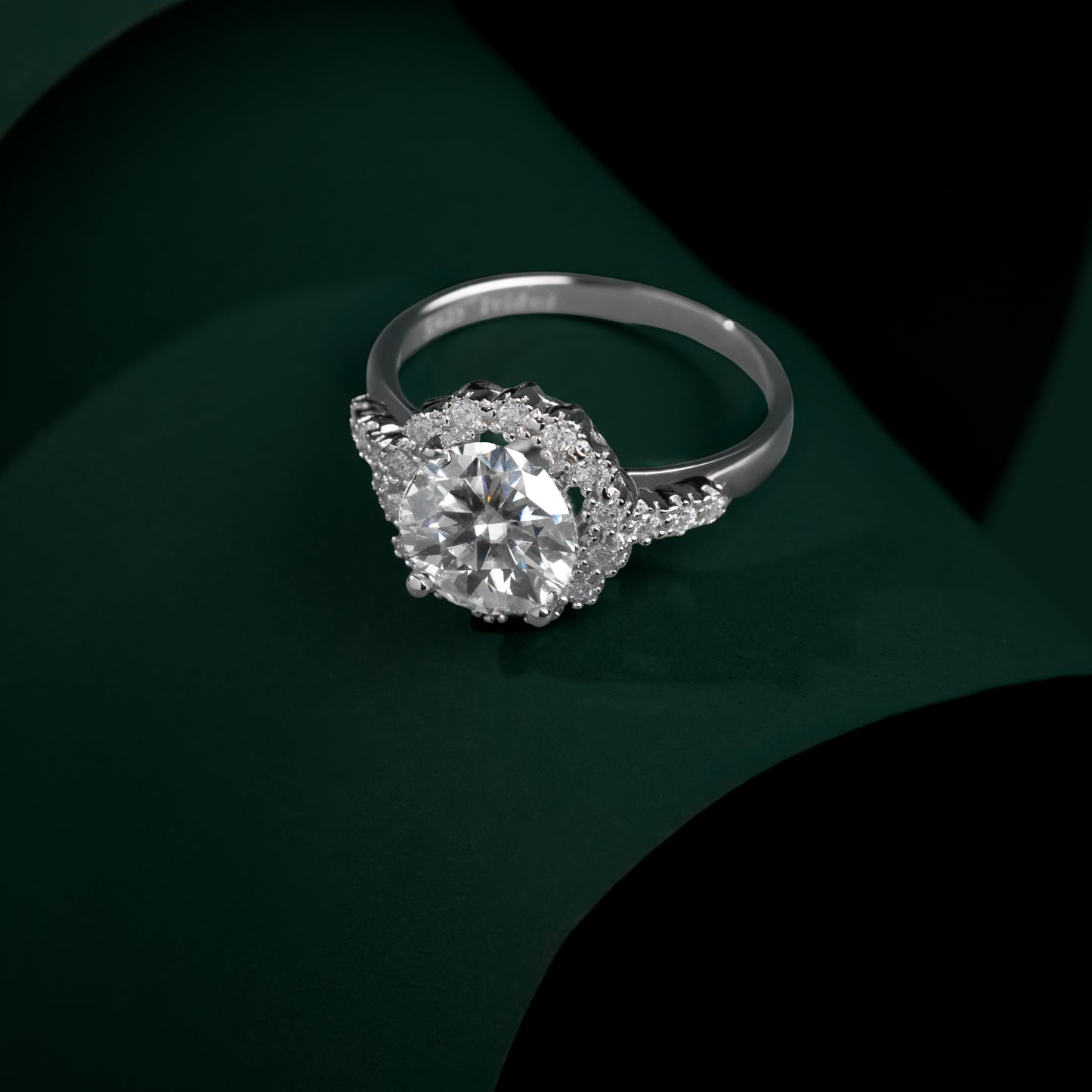 Kingham - Round Cut Rosette Moissanite Ring