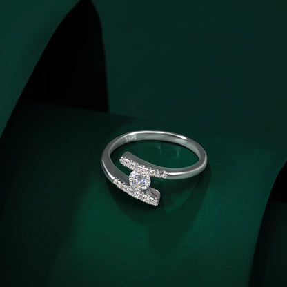 Ede - Crossing Moissanite Ring
