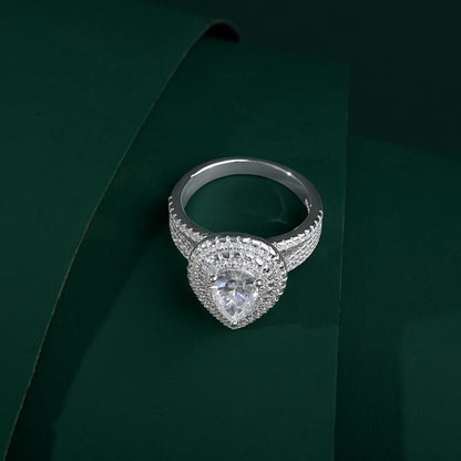 Charleston - Grand Pear-Cut Moissanite Ring Set