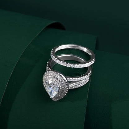 Charleston - Grand Pear-Cut Moissanite Ring Set