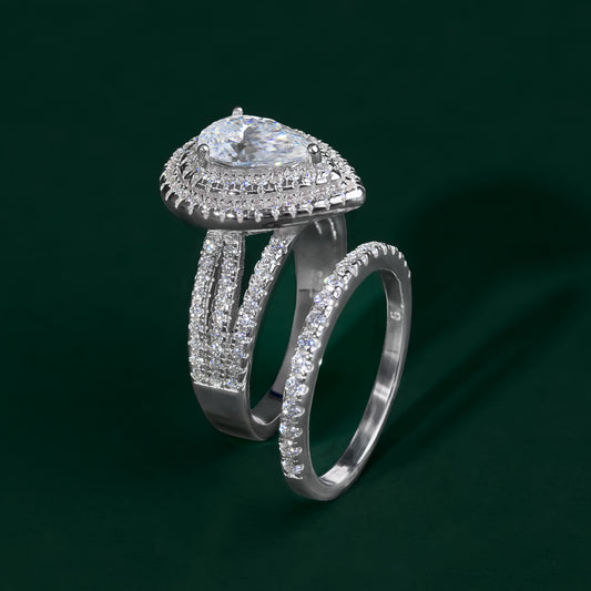 Charleston - Grand Pear-Cut Moissanite Ring Set