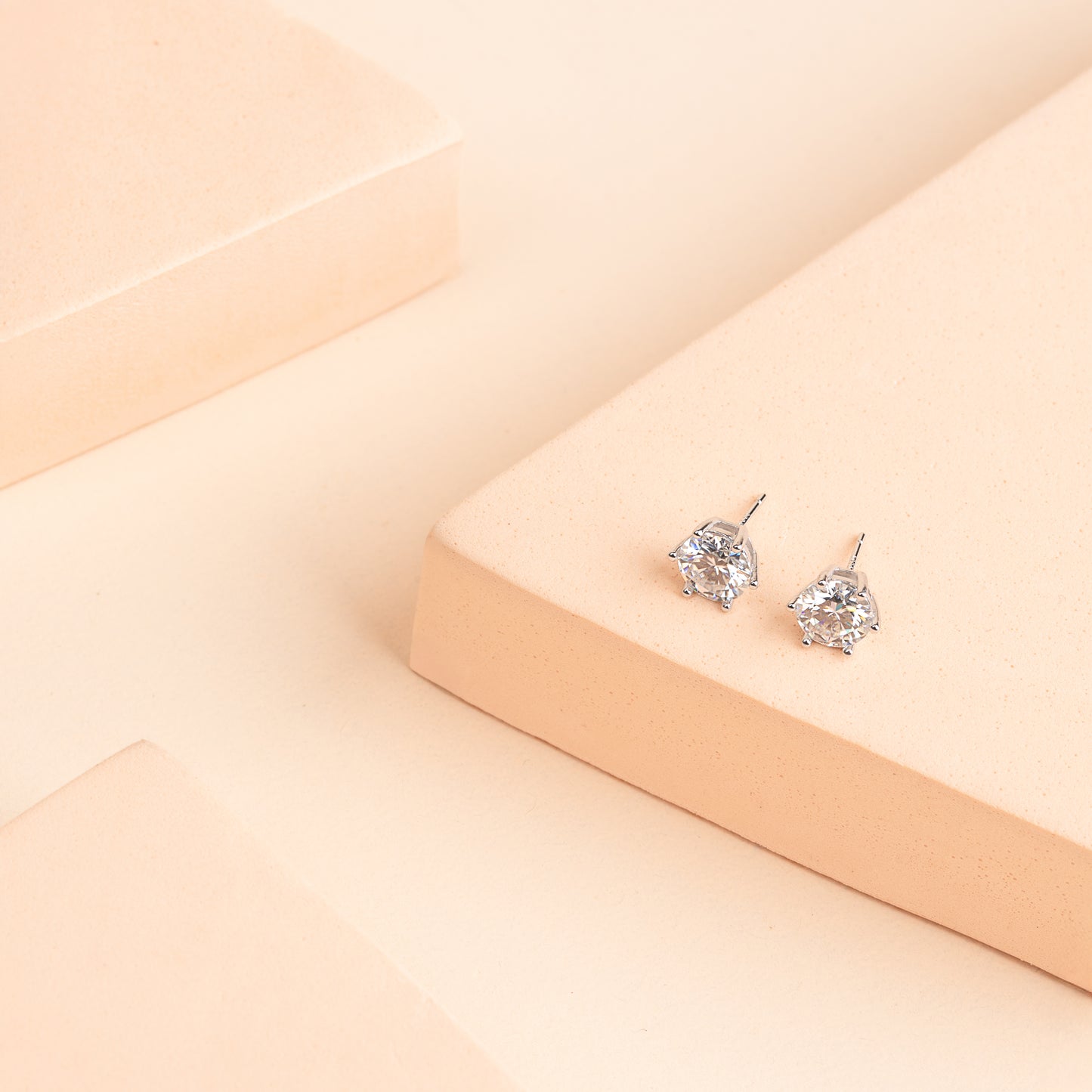 Surrey - Round Cut Solitaire Moissanite Earrings