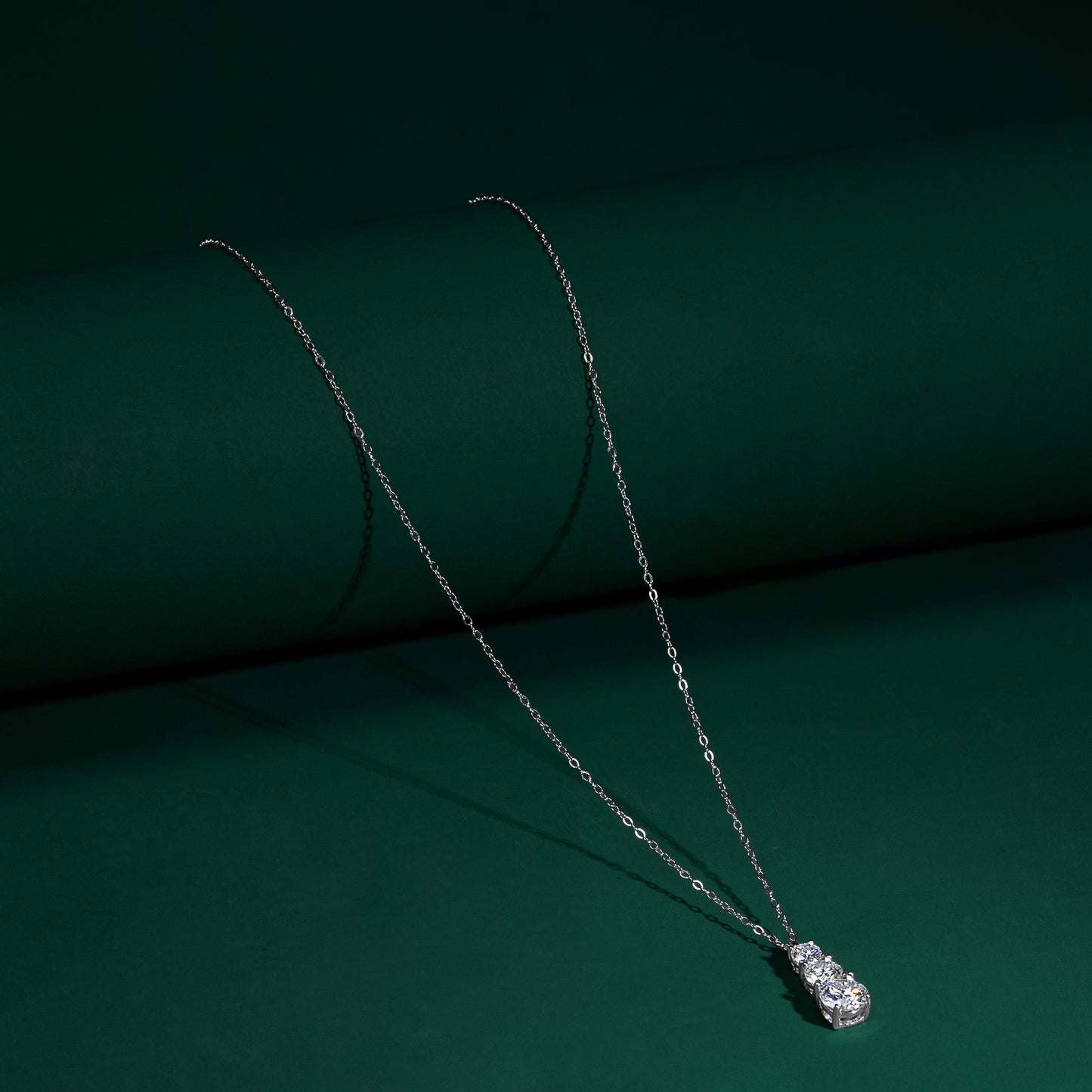 Morningside - Three-Stone Round Cut Necklace