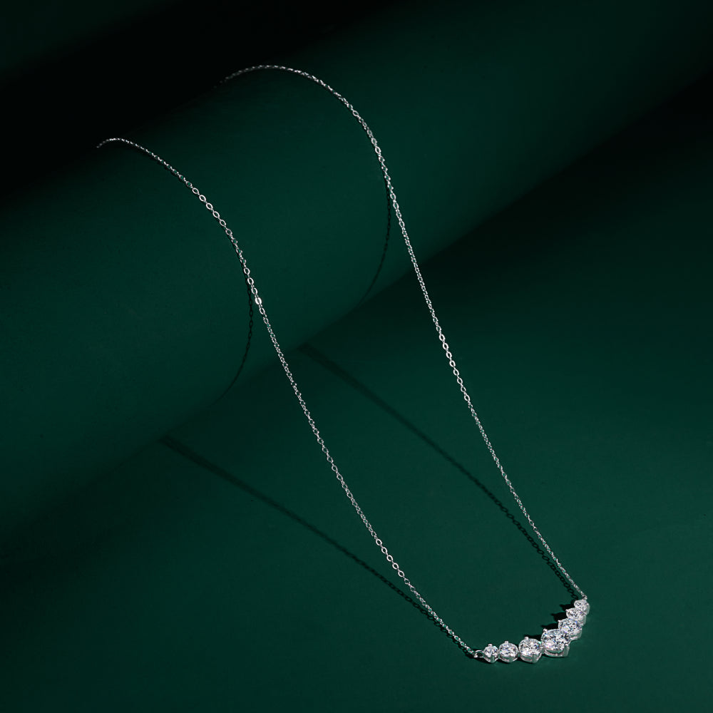 كوينزفيري قلادة - قوس النور ببريق السبعة أحجار (2.8 قيراط)