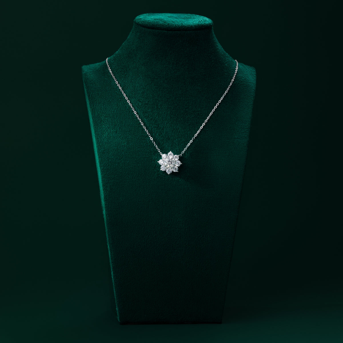 Wollaton - Moissanite Flower Necklace