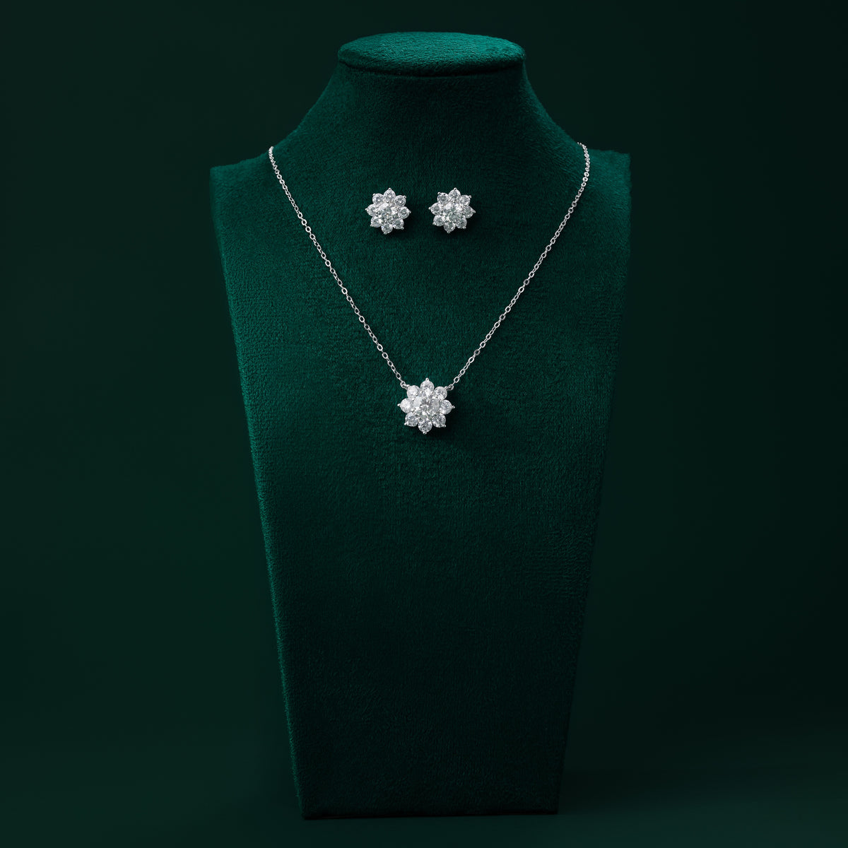 Wollaton - Flower Moissanite Earrings