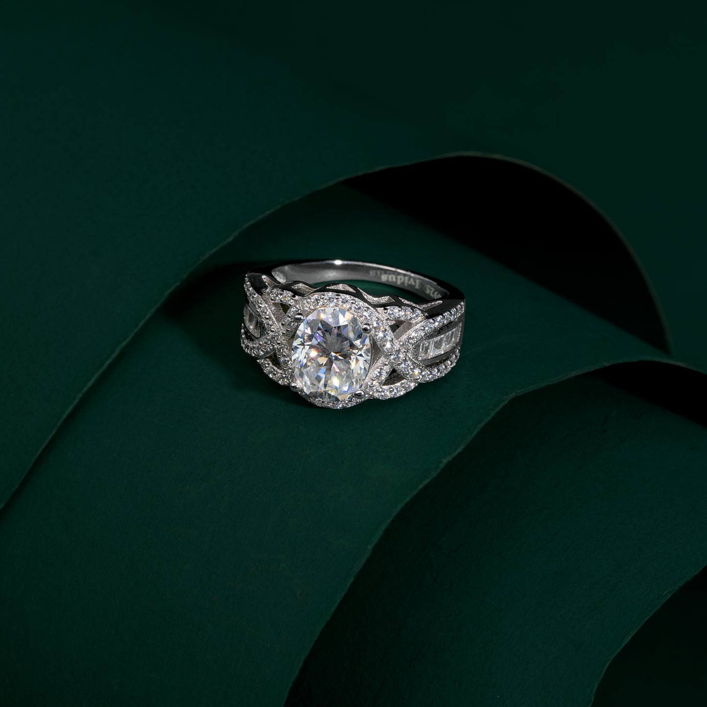 Windsor - Oval Cut Moissanite Ring