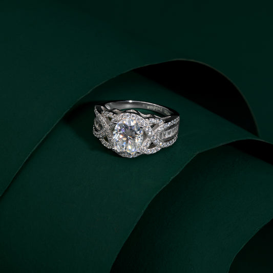 Windsor - Oval Cut Moissanite Ring