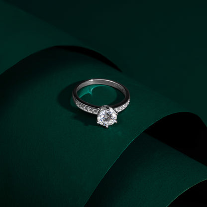 Mapperly - Round Cut Solitaire Moissanite Ring