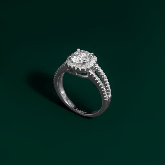 Landmere - Round Halo Cut Moissanite Ring