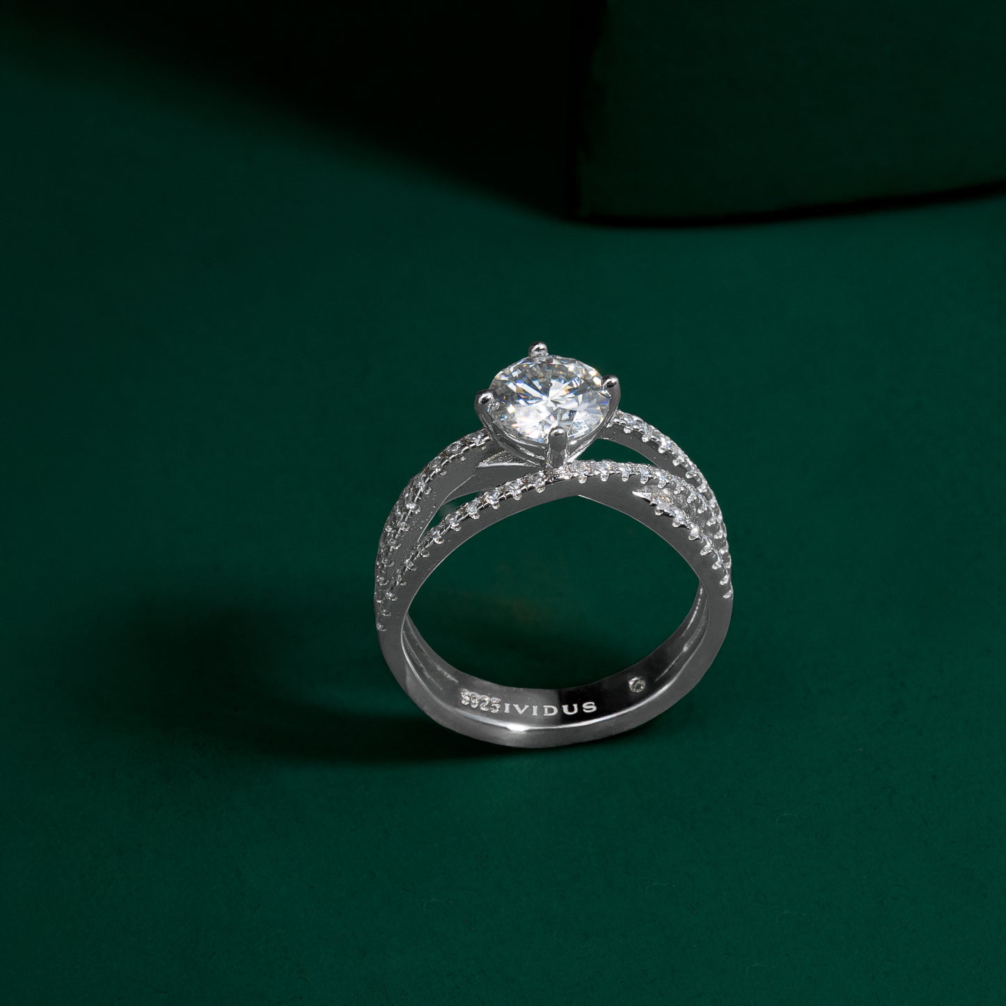 Marchmont - Round Cut Crossover Moissanite Ring