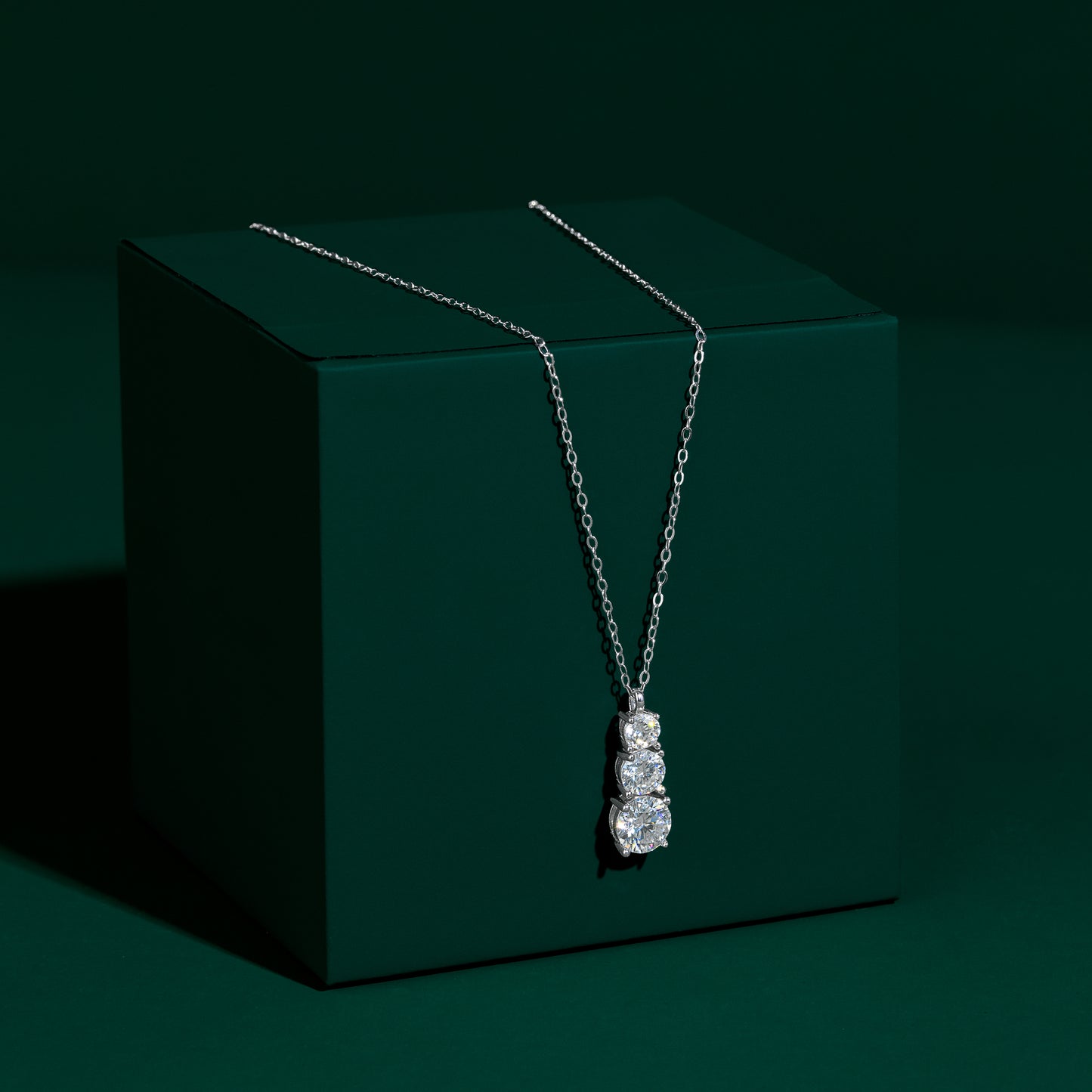 Morningside - Three-Stone Round Cut Necklace