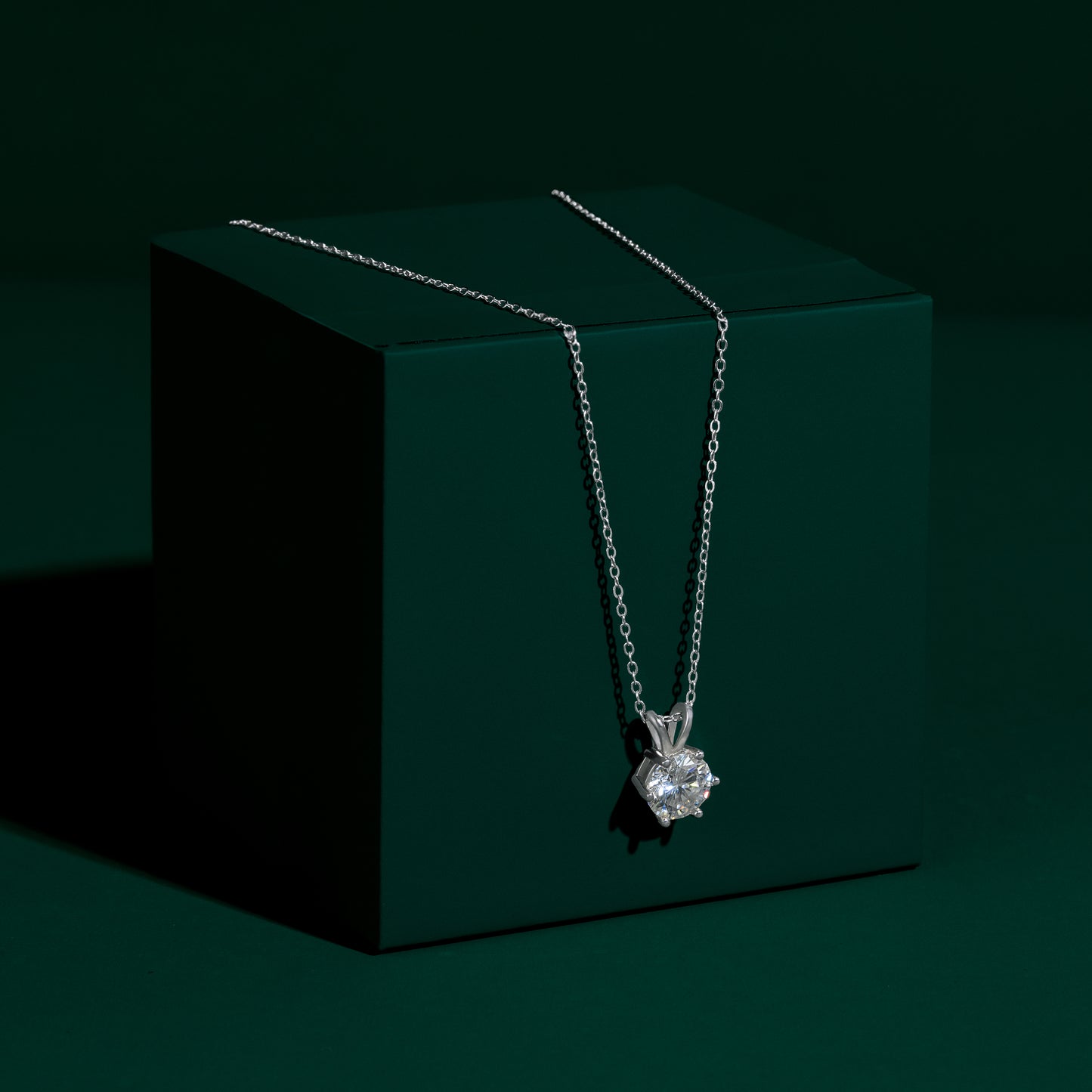 Winchester - Round Brilliant Cut Necklace