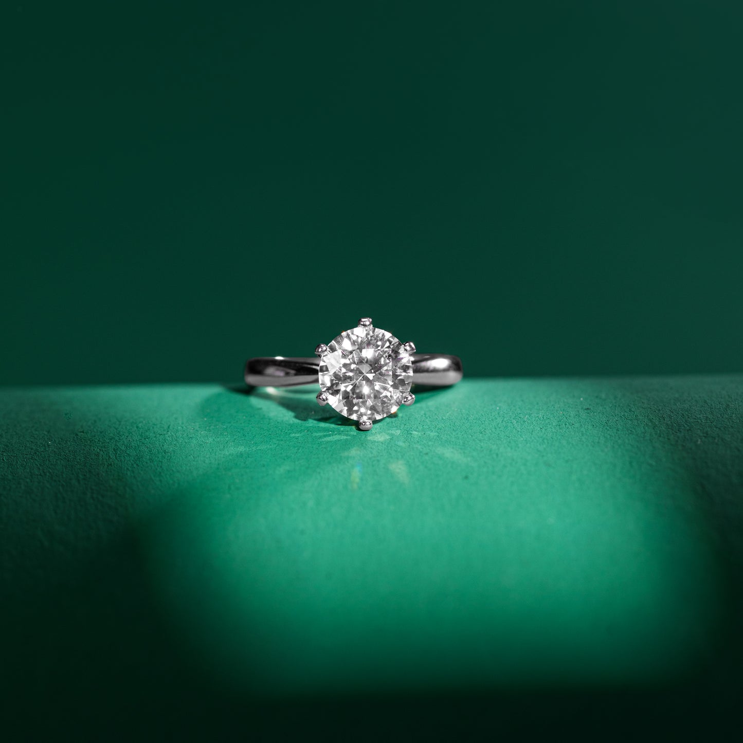 Mayfair - Solitaire Round Cut Moissanite Ring