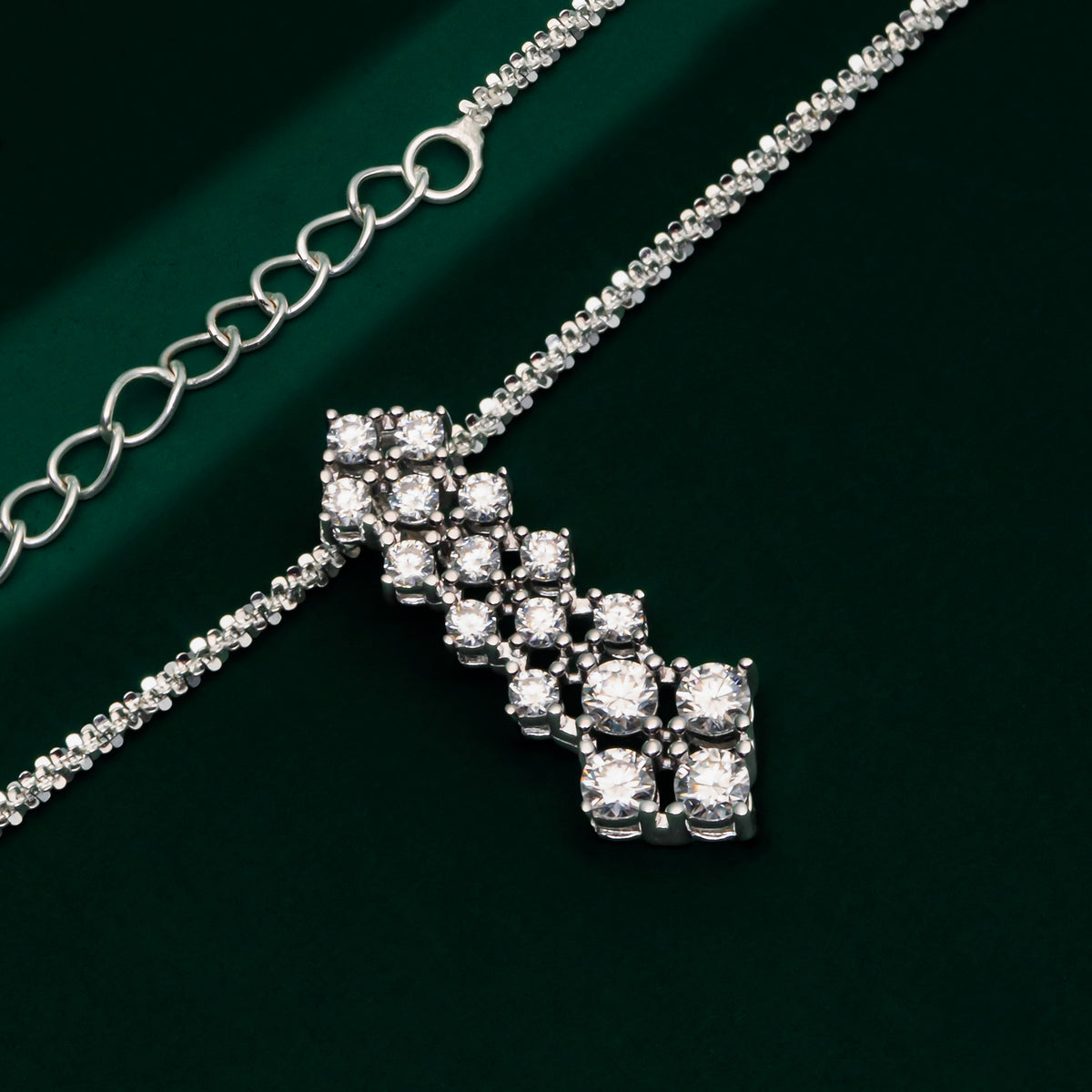 Oxford - Moissanite Necklace
