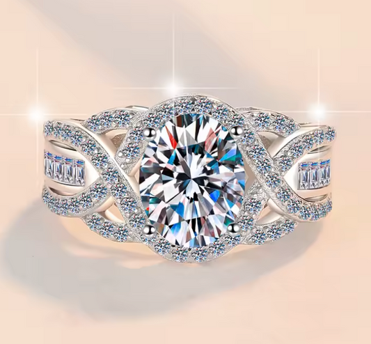 Windsor - Oval Cut Moissanite Ring