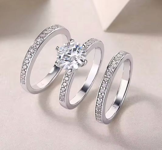 Piccadilly - 3-piece Round Cut Solitaire Moissanite Ring