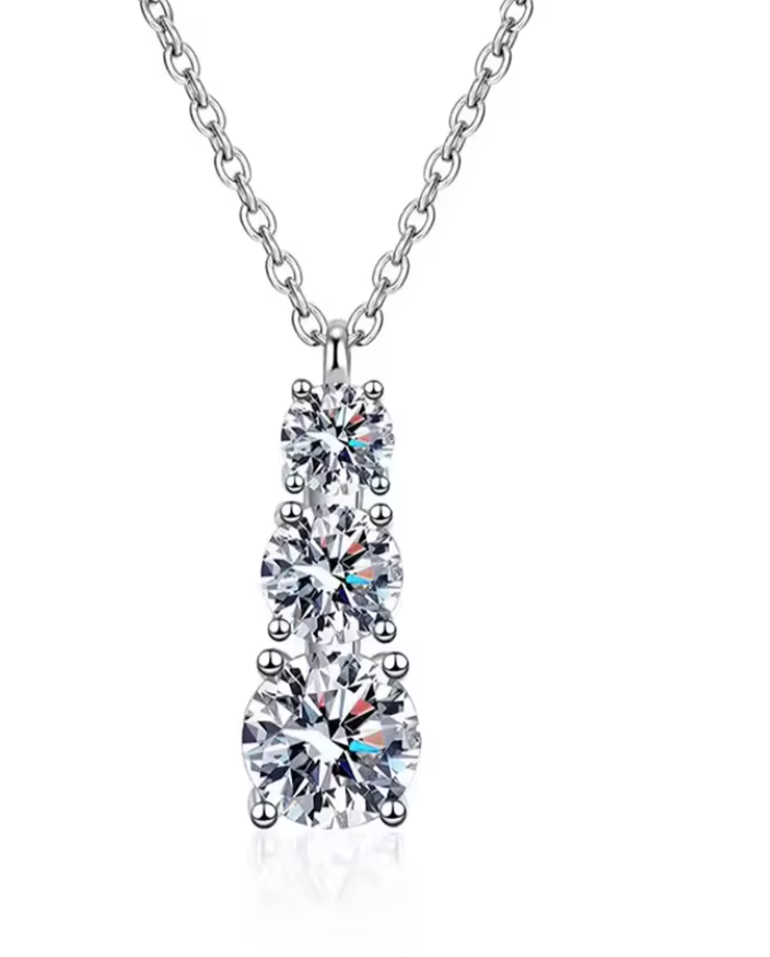 مورنينج سايد - قلادة مستديرة بثلاثة أحجار