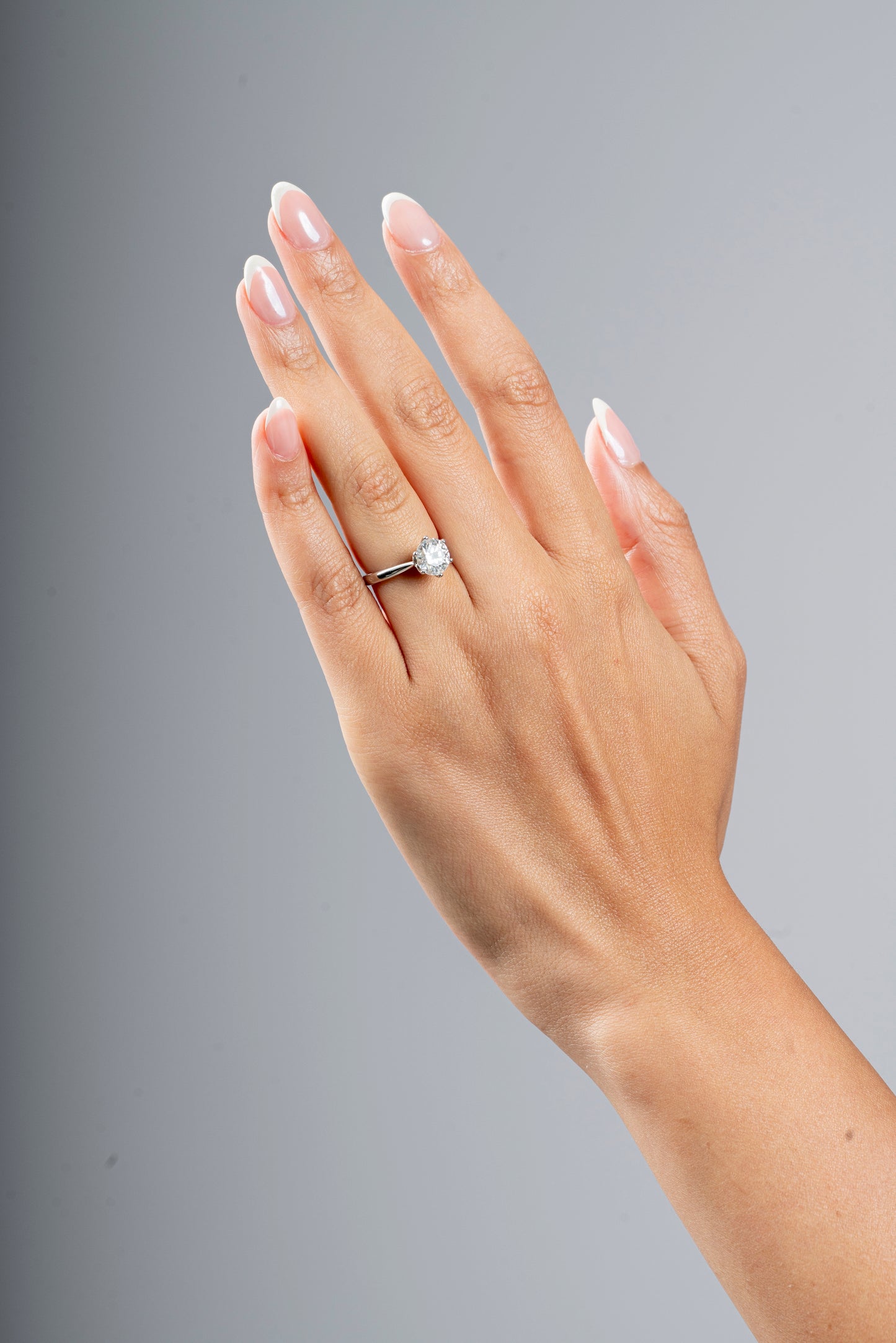Mayfair - Solitaire Round Cut Moissanite Ring