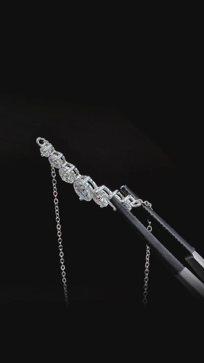 كوينزفيري قلادة - قوس النور ببريق السبعة أحجار (2.8 قيراط)